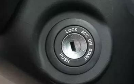 车上的lock是什么意思，汽车lock是什么意思