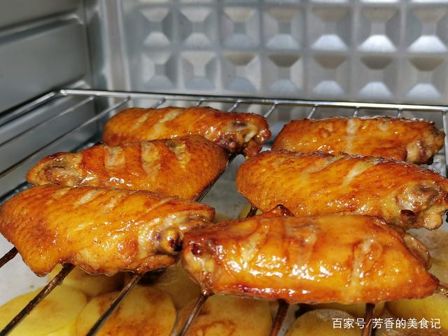 烤鸡翅用烤箱多少度多少分钟，烤箱烤鸡翅要用多长时间