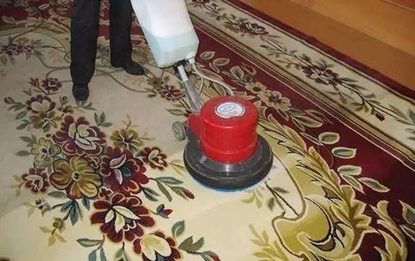 地毯怎么清理才能干净，客厅大地毯如何自己清洗