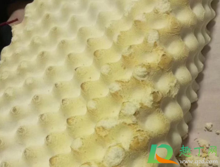 乳胶枕表面结痂是真的乳胶吗2