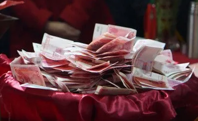 一家人需要送两份礼钱吗3