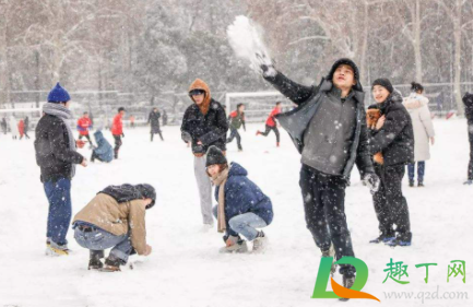 打雪仗要戴手套吗2